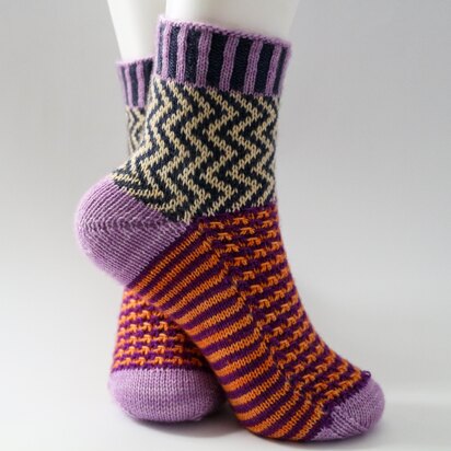 Geometric Groove Socks