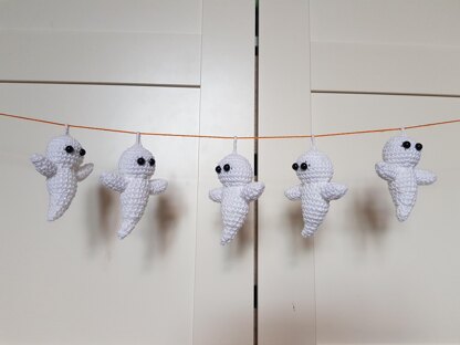 Crochet ghost