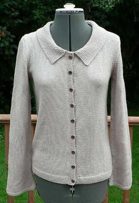 Long sleeved cardigan with flared sleeves