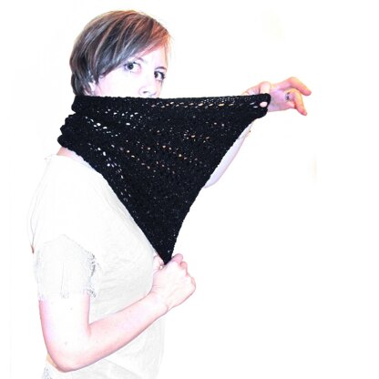 Magpie Darling Cowl