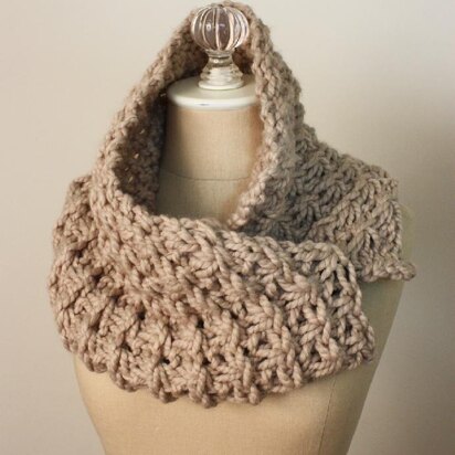 Asterisque Cowl / Shoulder Warmer