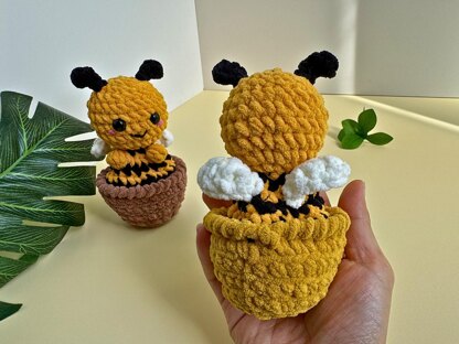 Bumble Bee Pop Up Amigurumi