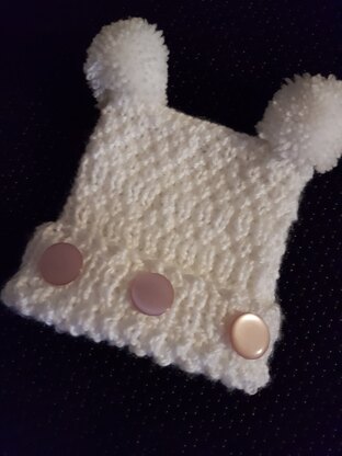 Chunky teabag hat with pompoms buttons