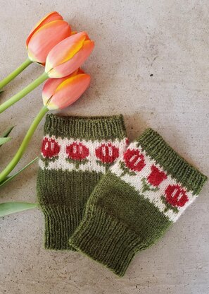 March Flowers Mitts