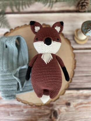 Vance the Fox Amigurumi