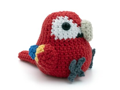 Amigurumi Scarlet Macaw