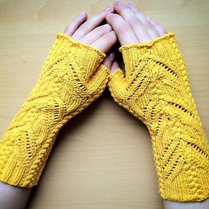 Everdeen Mitts