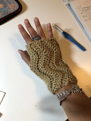 Chevron Texting Fingerless Gloves