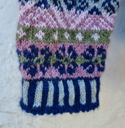 Kyrkeryr - jumper with round yoke and Norwegian pattern