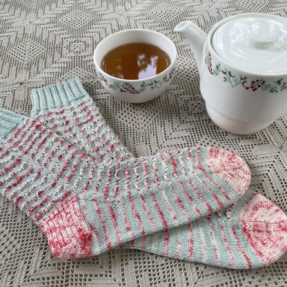 Peppermint Garlands Socks