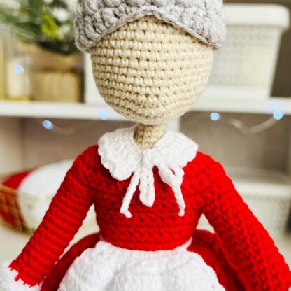 Crochet doll clothes, pattern, doll clothes, amigurumi doll outfit, Santa and Mrs Claus outfits