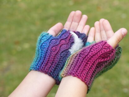 Pennine Wave Fingerless Gloves