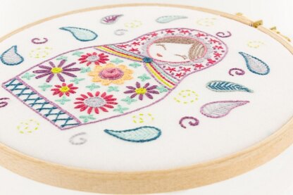 Un Chat Dans L'Aiguille Anouchka Russian Princess Contemporary Embroidery Kit