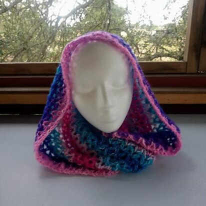 Mobius V Stitch Cowl