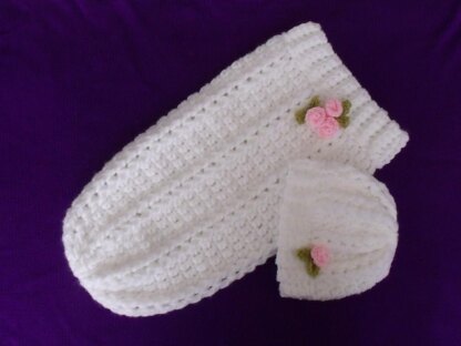 Cocoon and Hat Set with Rosebuds