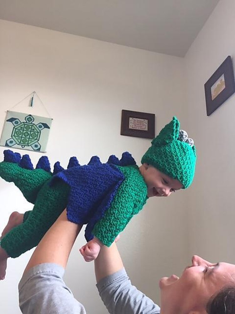 Crochet baby dinosaur outfit hot sale pattern