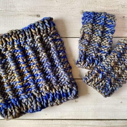 Shadow Rib Super Chunky Cowl Set