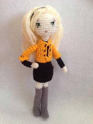 Blonde Girl amigurumi