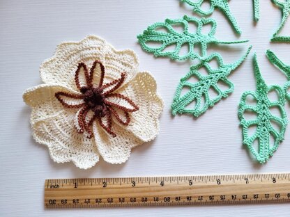 3D flower and openwork leaf pattern