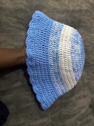 Ombre bucket hat