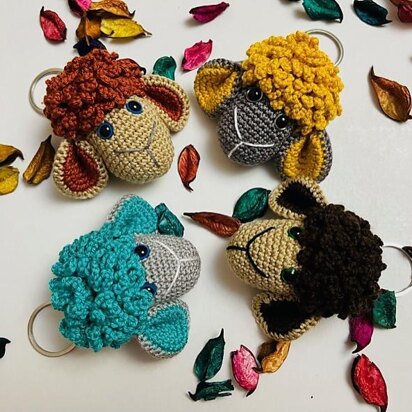 Amigurumi sheep keychain