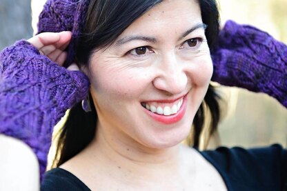 Twisty Violet Mitts