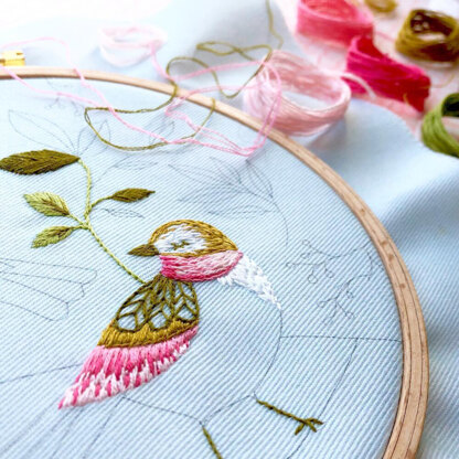 Tamar Love Birds Printed Embroidery Kit - 6in