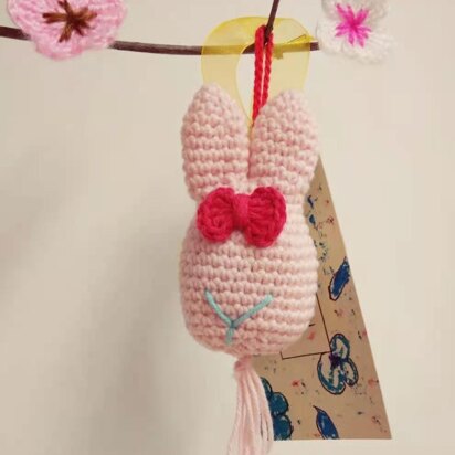 Easter Bunny Pendant using PaintBox Cotton DK