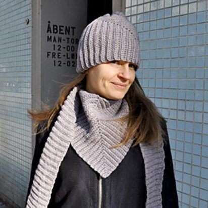 Angle - hat and scarf