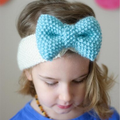 The Bow-dacious Ear Warmer - knitting pattern