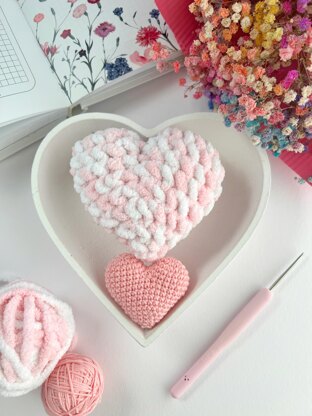 Crochet hearts plush Amigurumi pattern keyring Crochet car hanger Bag charm