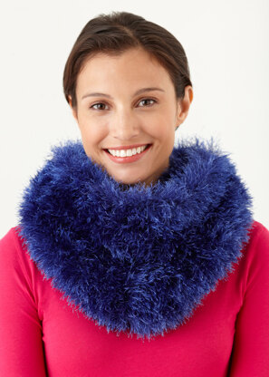 Cushy Fur Cowl in Lion Brand Fun Fur - L0734F