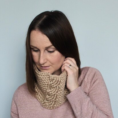 Cabled Cowl