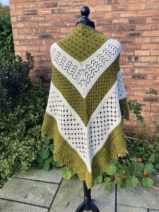 Branwen Shawl KAL