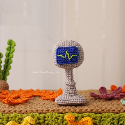 Mini Green Creature, Robot Companion & House – Inspired Amigurumi Pattern (Digital PDF)