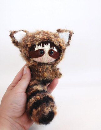 Raccoon Doll with removable tail. Toy from the Tanoshi series.