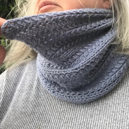 Pine Needle Cowl