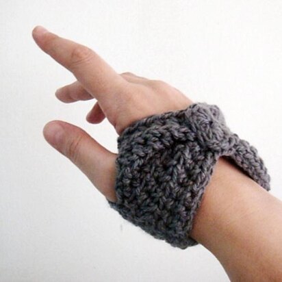 Short Length Fingerless Gloves