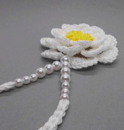 3D flower hanging decoration for doors, walls & windows - easy from scraps of yarn