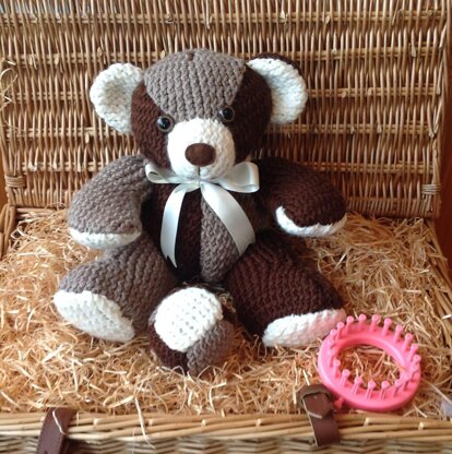 Loomed Teddy Bear