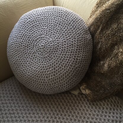 Crochet pouf