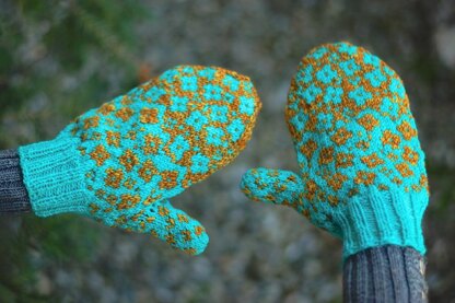 Lyrical Knits Fractured Fairy Tale Mittens PDF
