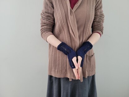 Trellis Fingerless Gloves