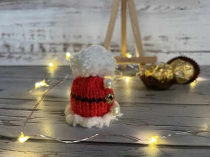 Santa Ferrero Rocher Cover Knitting Pattern