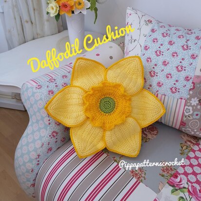 Daffodil Cushion