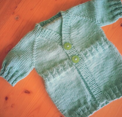 Tiny Amy - baby cardigan