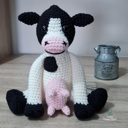 Frannie the Friesian Cow - US Terminology - Amigurumi