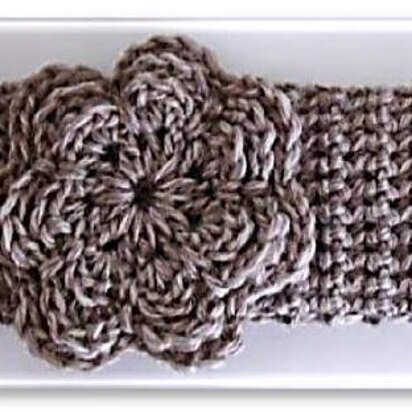 Knotted Knitlook Headband with Flower Trim