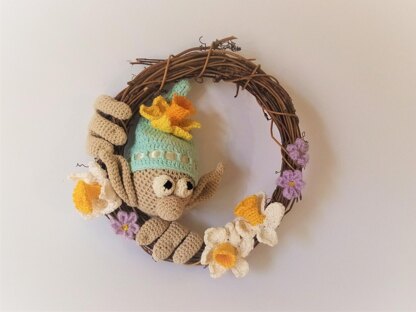 Easter Wreath Garden Gnome