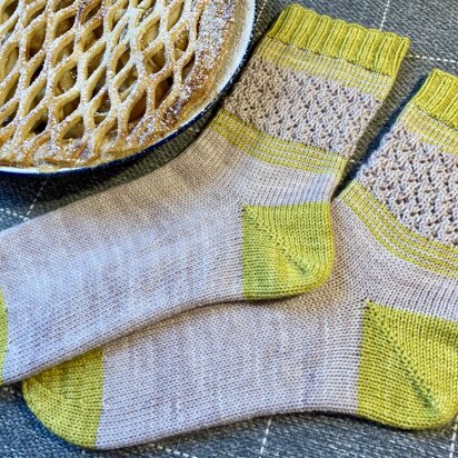 Lattice Topped Socks - knitting pattern